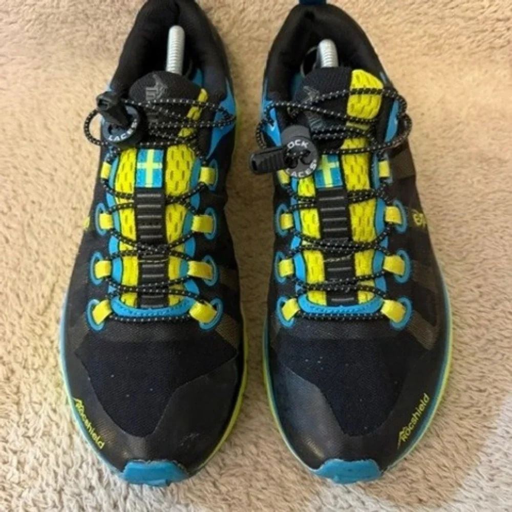 Salming Trail 5 Trail Running Shoes Mens Size 10 Black Yellow Blue Vibram EUC